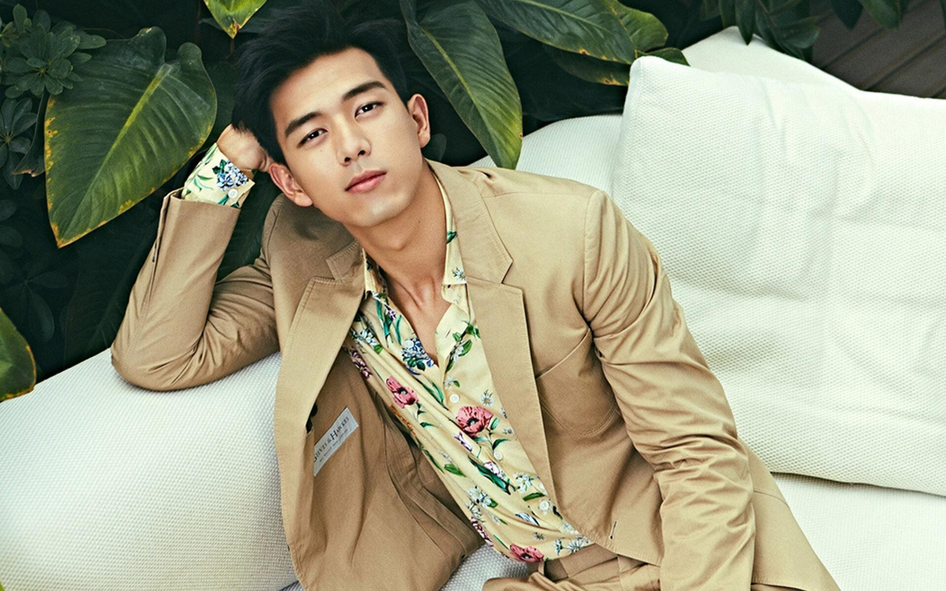 世俱杯网站-《明星选手采访:他们的成长经历与心路历程》,明星采访综艺