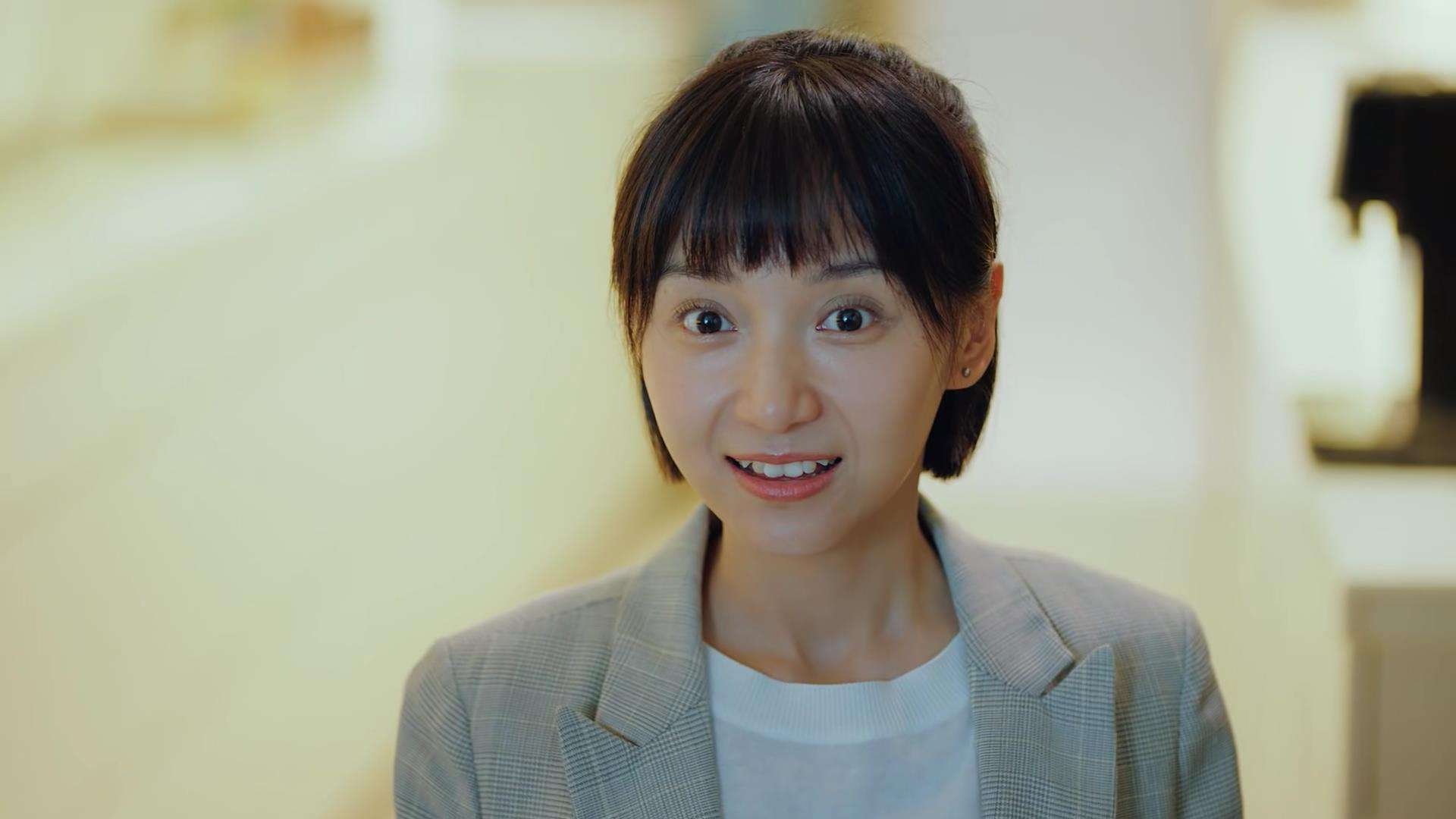 世俱杯网址-在城市屋顶举行的空中瑜伽秀,别样体验,空中瑜伽棚顶